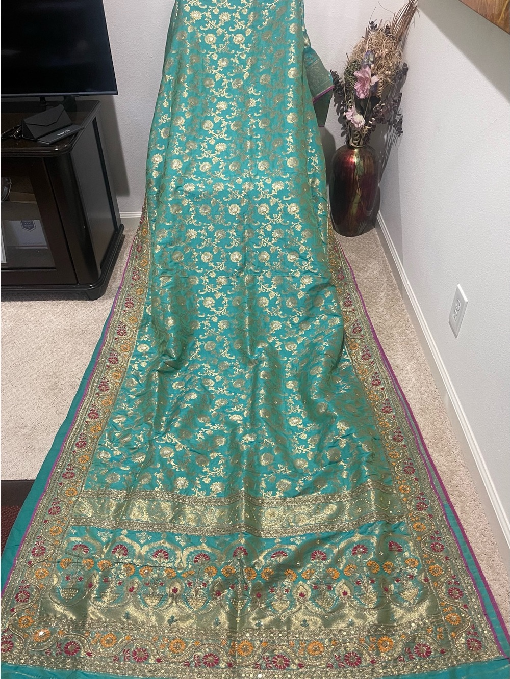 Gorgeous Floral Blue Woven Zardosi Benarasi Silk Saree No Blouse